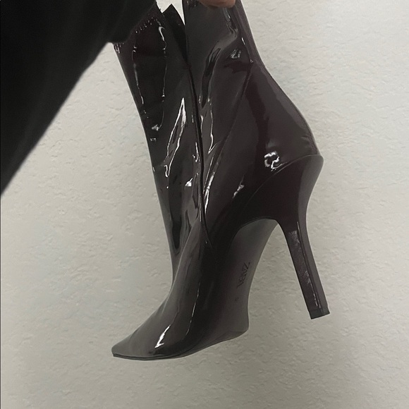 ZARA Glossy Burgundy Boots (42) - Picture 8 of 8